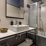 Af Apartment *